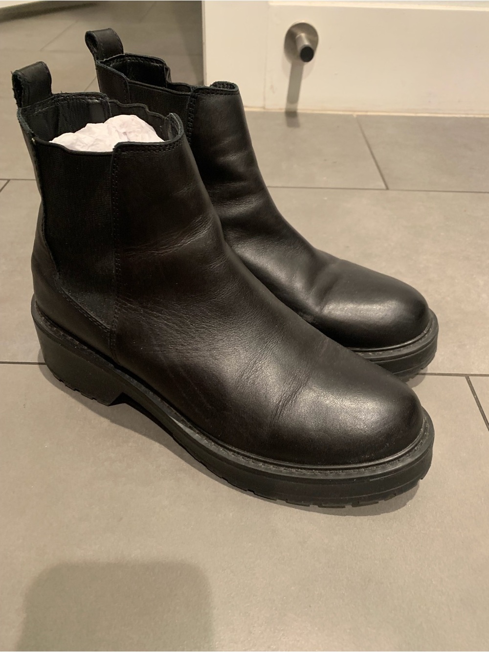 Steve Madden Black Leather Chelsea Booties with Lug Sole